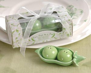 13 Best Garden Wedding Theme Favors For Every Budget - Ndiritzy Two pea in a pod salt and pepper shakers