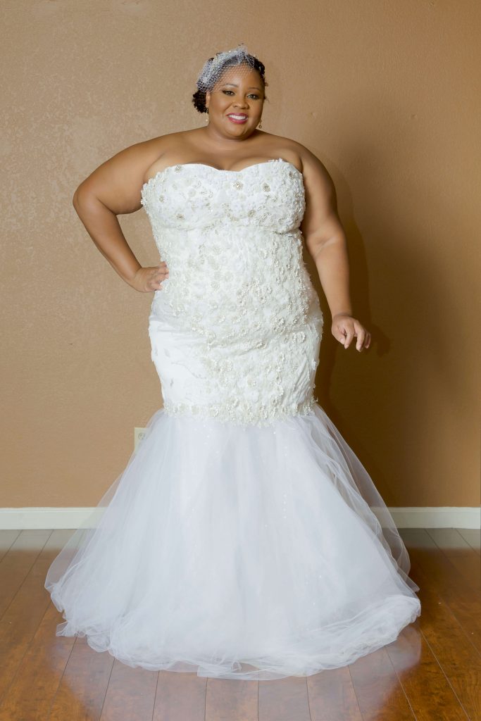 full-figured-custom-made-wedding-gown-built-in-corset-plus-size-dress